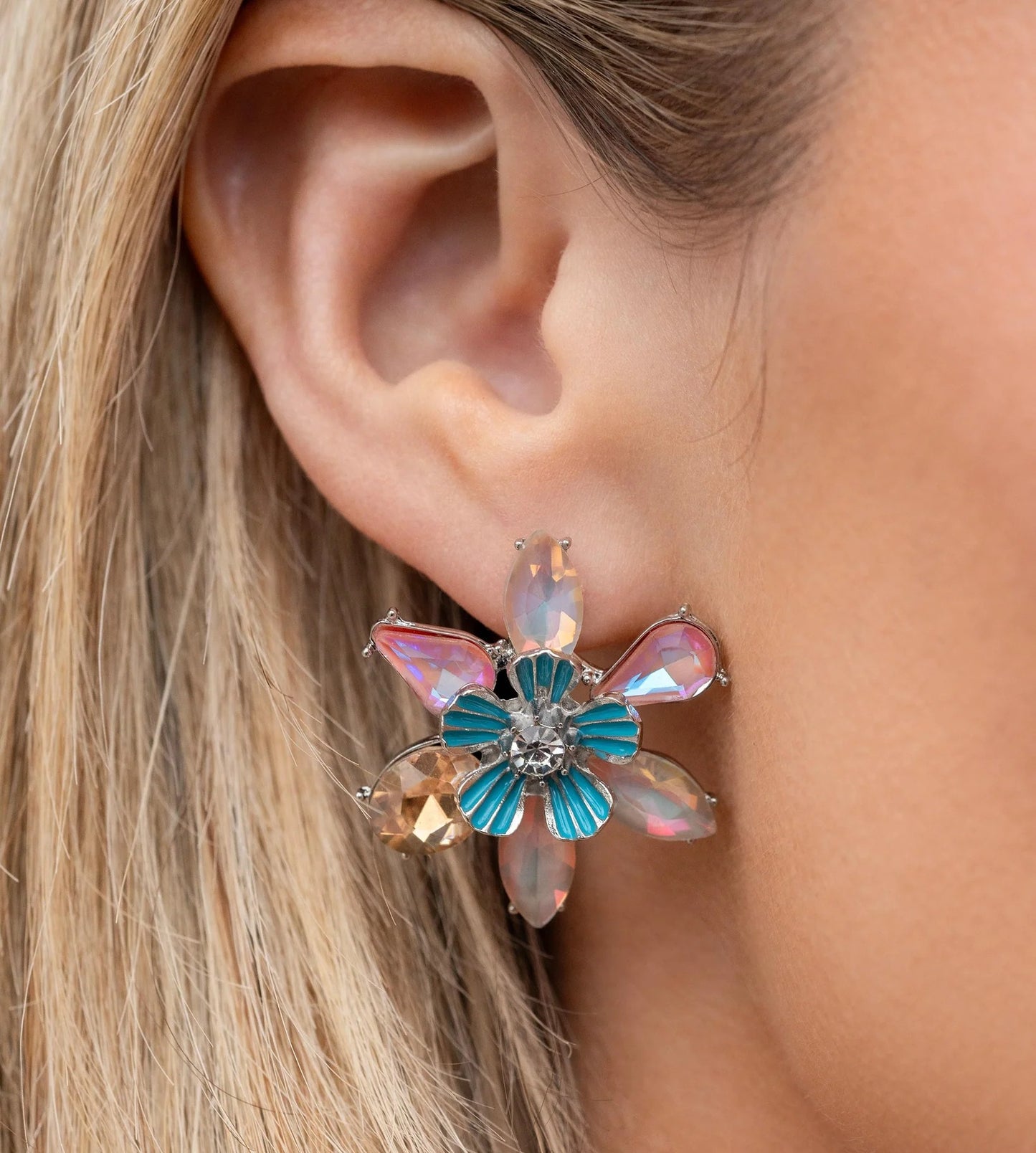 Hamptons Haute - Multi UV Shimmer Gem Flower Silver Short Necklace - Paparazzi - Fashion Fix June 2024